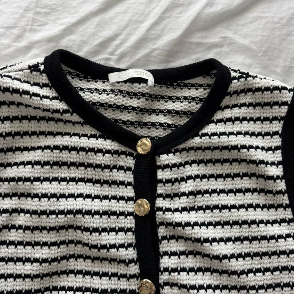 Zara Striped Gold Button Top - Picture 3 of 3